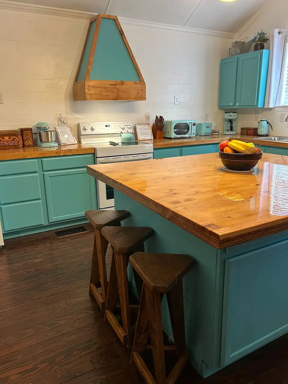 Kitchen island with stools